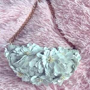 Viral New Beaded Floral Handmade White Women Shoulder Bag Gold Chain